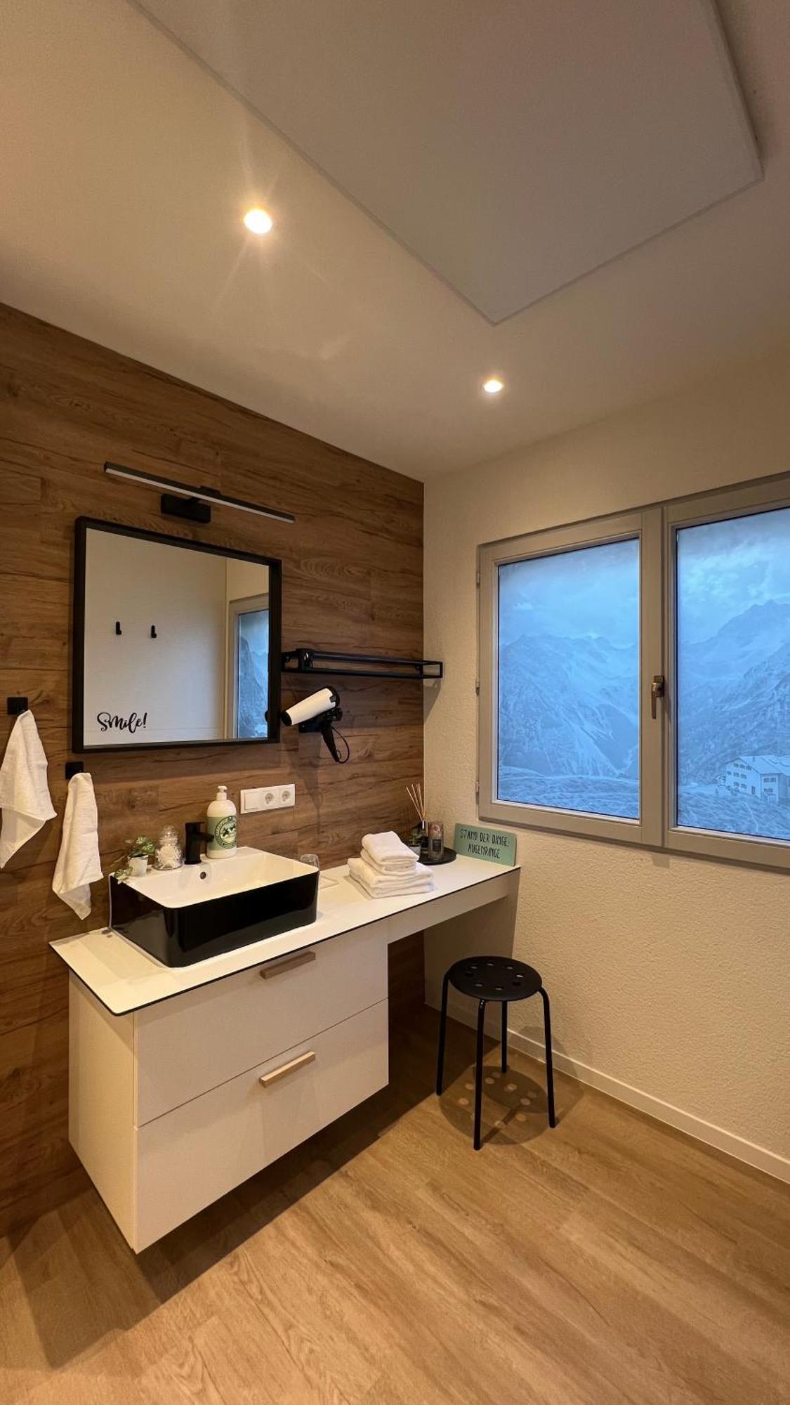 Home B29 Landeck Room photo